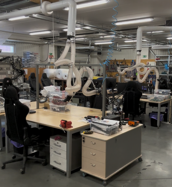 LATANIR workshop workbenches with extraction arms